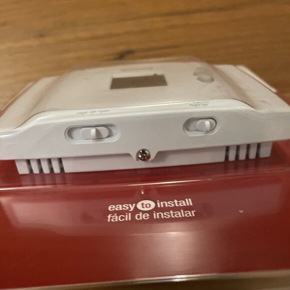 Honeywell RTH111B Digital Non-Programmable Thermostat White Deadstock - Picture 5 of 10